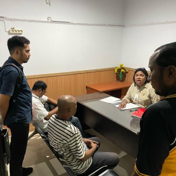 Polisi Serahkan Tersangka dan BB Setubuh Anak
