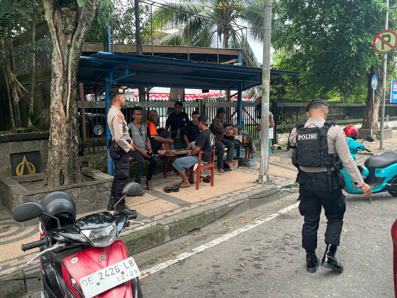 Patroli Kepolisian Seputaran Jl. Pattimura untuk Ciptakan Kamtibmas yang Kondusif