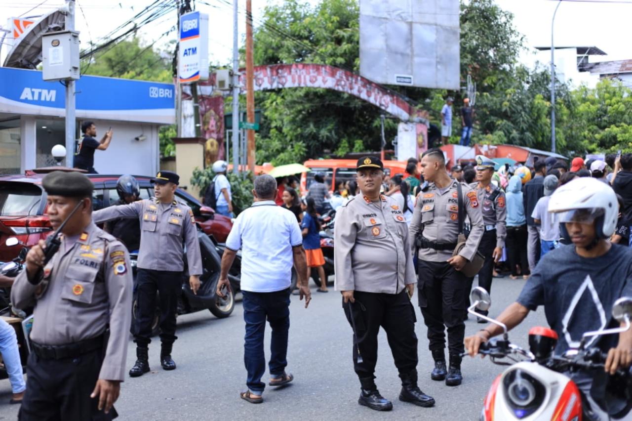 Polresta Ambon Kawal Ketat kegiatan Jalan Salib Oikumene, Ibadah Berlangsung Aman dan Khidmat
