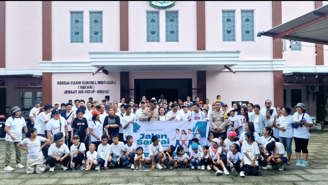 Kapolsek Nusaniwe Hadiri Jalan Santai dan Senam Bersama dalam Rangka Peringatan Paskah