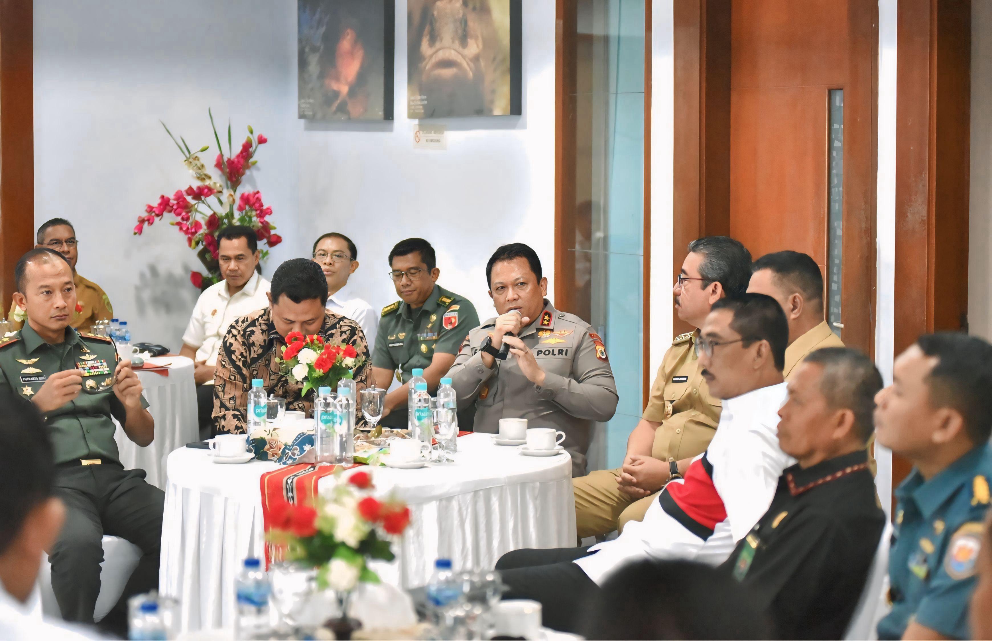 Kapolda Maluku Hadiri Coffee Morning Bersama Forkopimda, Bahas Isu Konflik dan Penguatan Sinergi Pemerintahan