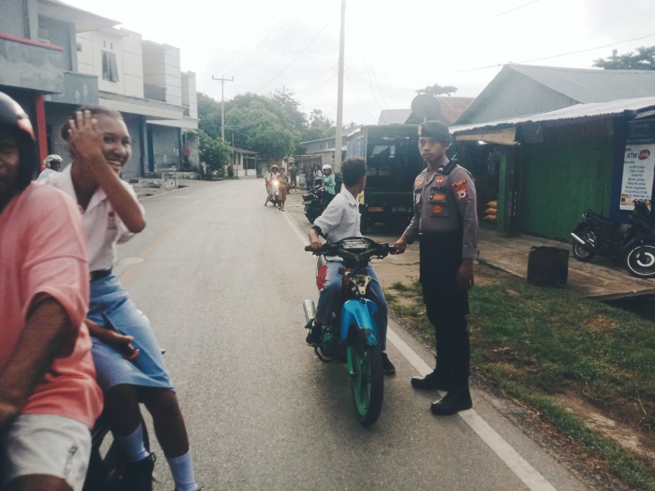 Polsek Kisar Gatur Jalan, Cegah  Pelanggaran dan Kecelakaan Lalu Lintas