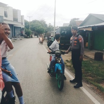 Polsek Kisar Gatur Jalan, Cegah  Pelanggaran dan Kecelakaan Lalu Lintas