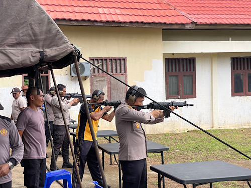 Gelar latihan menembak, Polres Kepulauan Tanimbar asah kemampuan Personel