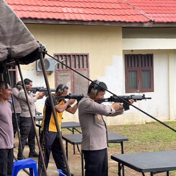 Gelar latihan menembak, Polres Kepulauan Tanimbar asah kemampuan Personel