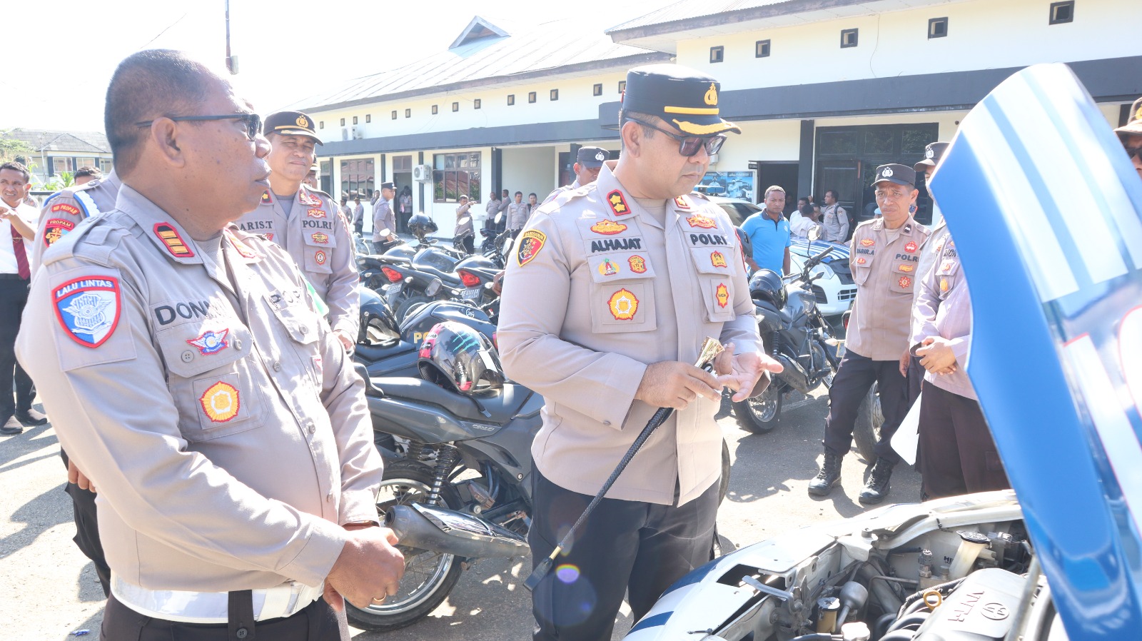 Maksimalkan Sarpras, Kapolres SBT Lakukan Pengecekan Ranmor Dinas