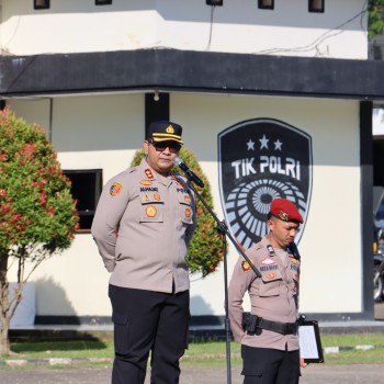 Pimpin Apel Pagi, Kapolres SBT Ingatkan Jaga Kekompakan
