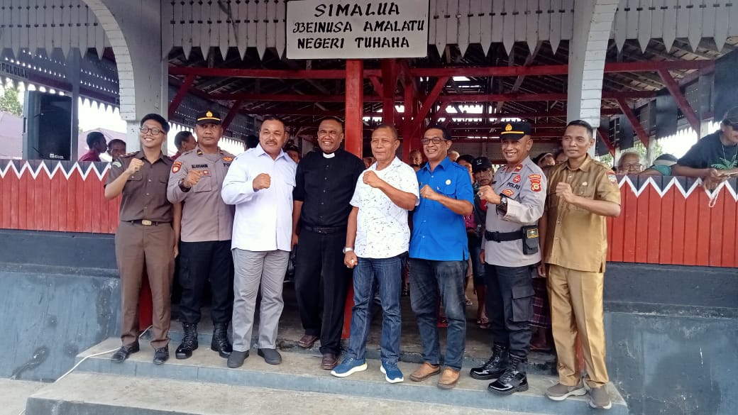Polsek Saparua dan Polsubsektor Saparua Timur Amankan Kegiatan Pembacaan Visi Misi Calon Raja Negeri Tuhaha