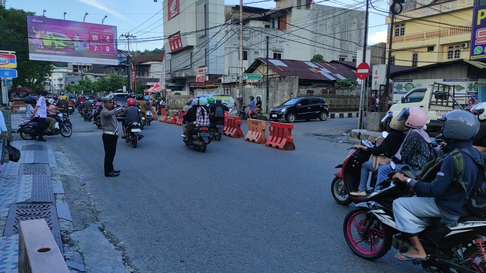 Polresta Ambon Intensifkan Pengamanan dan Pengaturan Lalu Lintas Sore Hari