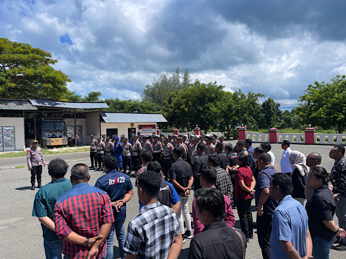 Sigap, Personel Polres Kepulauan Tanimbar diterjunkan cepat ke Selaru lakukan penebalan saat terjadi konflik
