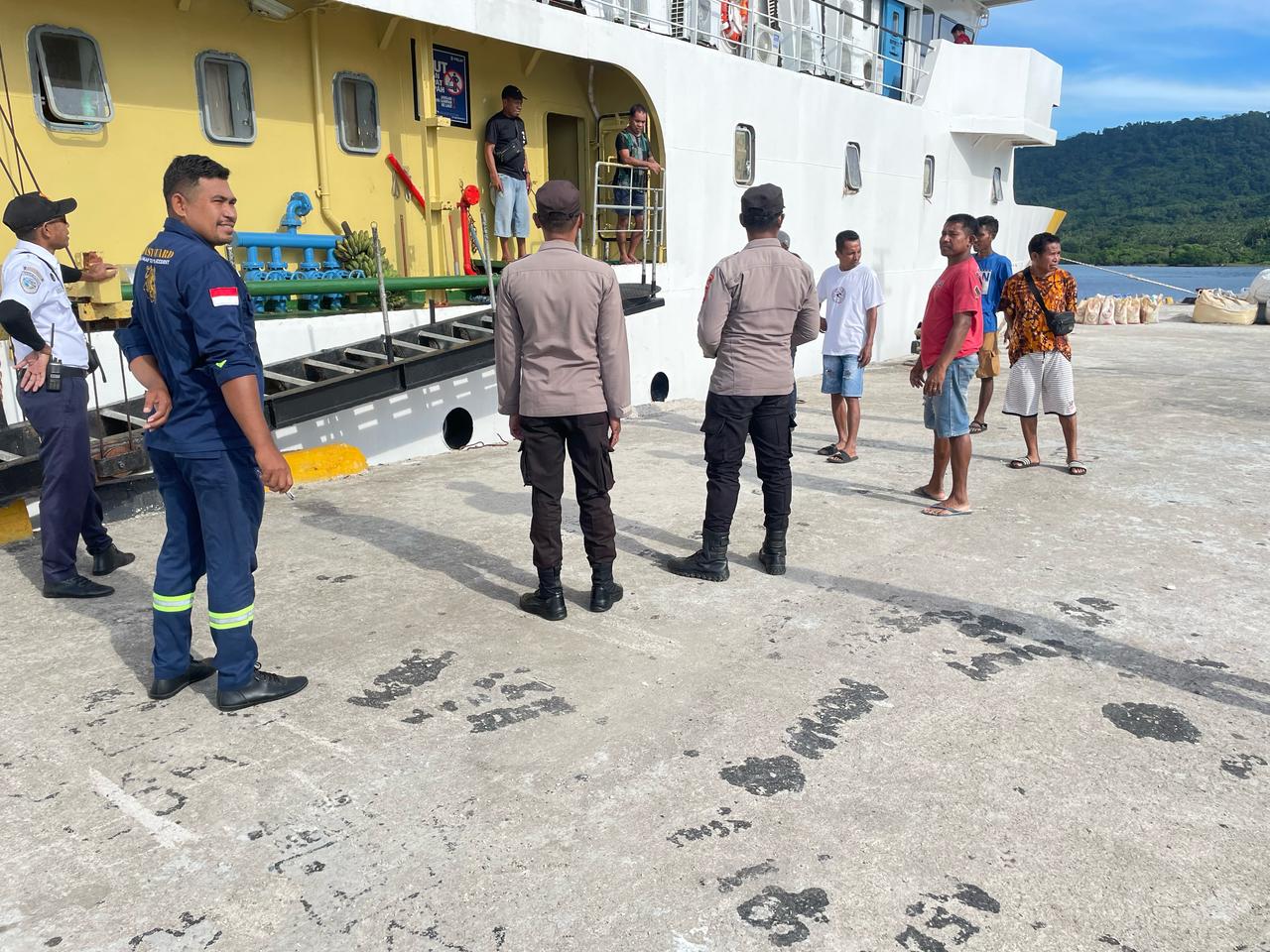 KPPP Polsek Damer Maksimalkan Pelayanan Masyarakat di Pelabuhan Laut Damer