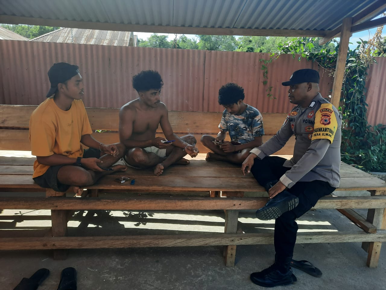 Himbau Warga, Bhabinkamtibmas Bripka Lestaluhu Sosialisasi Kamtibmas Kepada Masyarakat