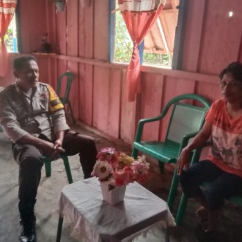 Bhabinkamtibmas Negeri Jerili Bripka Arifin Husain Kembali melaksanakan Giat sambang