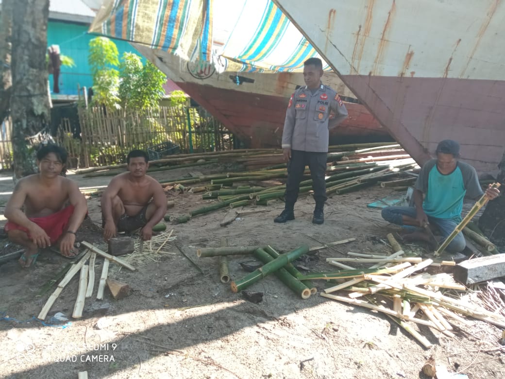 BHABINKAMTIBMAS DESA TABARFANE SAMBANG/DDS PARA NELAYAN.