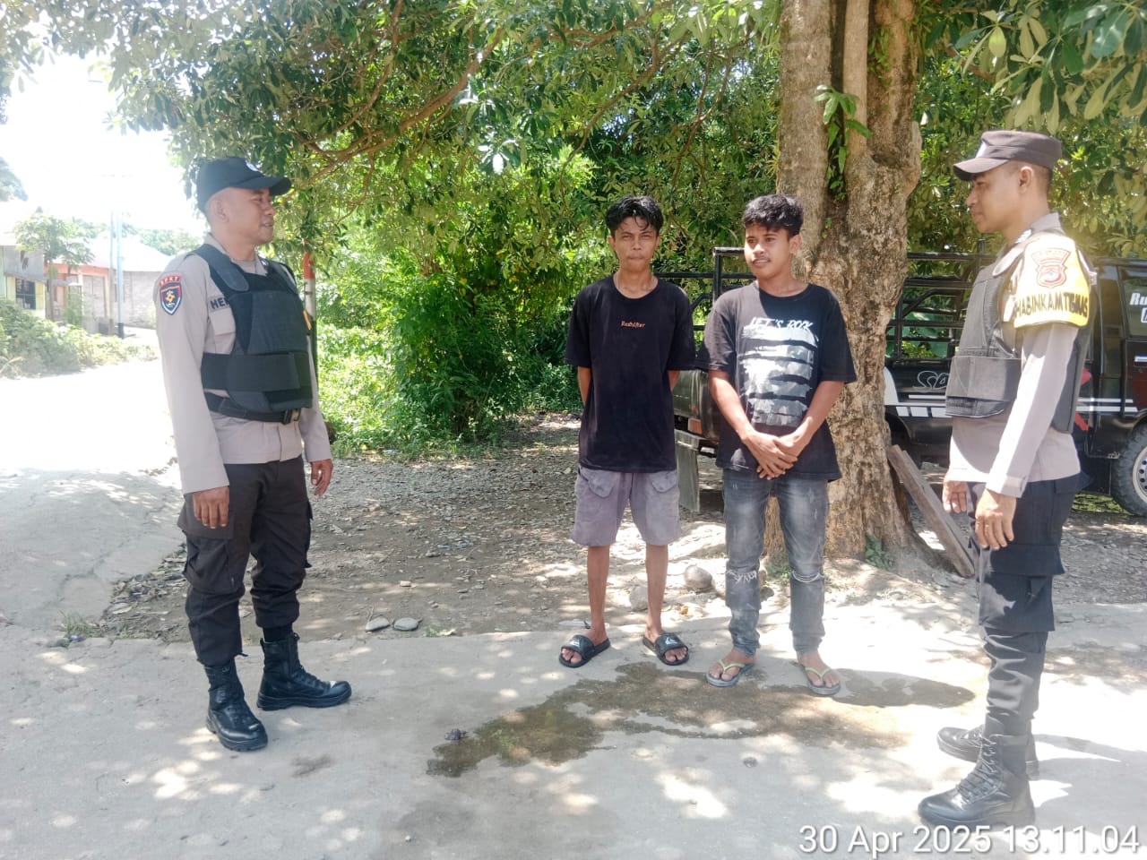 Personil Polsek Waesama Melaksanakan Patroli Siang Hari Untuk Jaga Kamtibmas