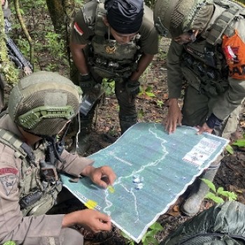 Penyisiran Zona Merah oleh SAR Korps Brimob Polri di Lokasi Hilangnya Iptu Tomi Marbun