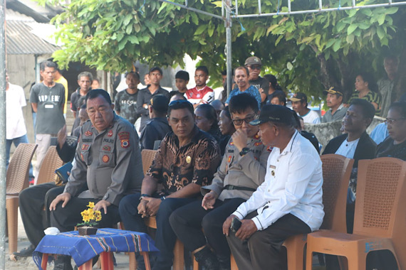 Wujud kepedulian dan empati, Kapolres Kepulauan Tanimbar kunjungi rumah duka korban akibat konflik