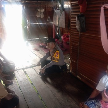 Laksanakan DDS Bhabinkamtibmas Desa Papakula Berikan Himbauan Pada Warga Binaanya.