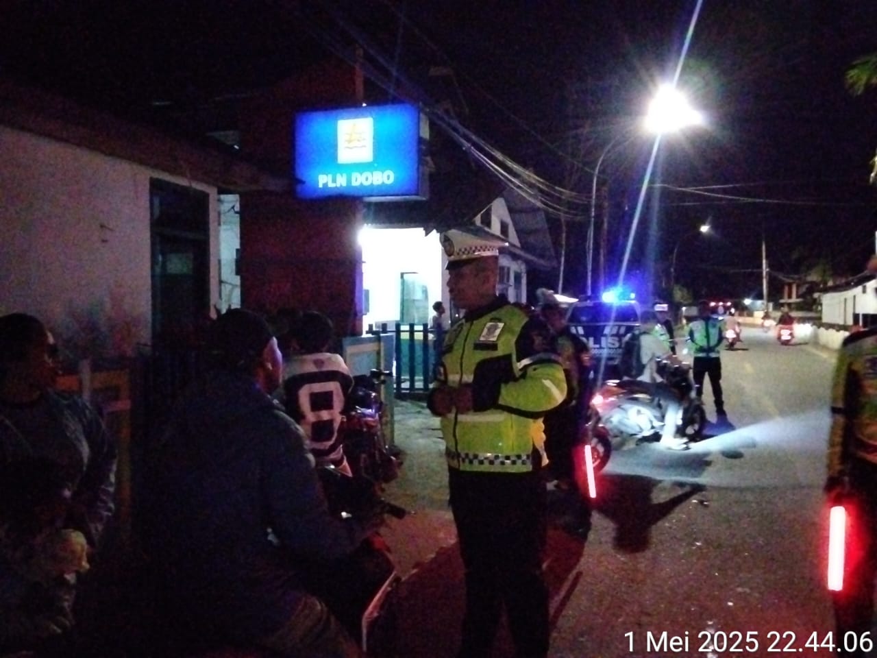 PATROLI MALAM SAT LANTAS ANTISIPASI AKSI BALAP LIAR DI WILAYAH KOTA DOBO.
