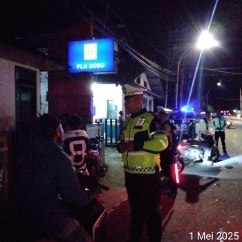 PATROLI MALAM SAT LANTAS ANTISIPASI AKSI BALAP LIAR DI WILAYAH KOTA DOBO.