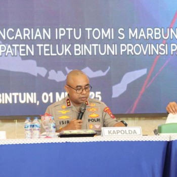 Konferensi Pers Penutupan Operasi SAR Polda Papua Barat Pencarian IPTU Tomi Samuel Marbun, Polda Papua Barat Tegaskan Komitmen Kemanusiaan