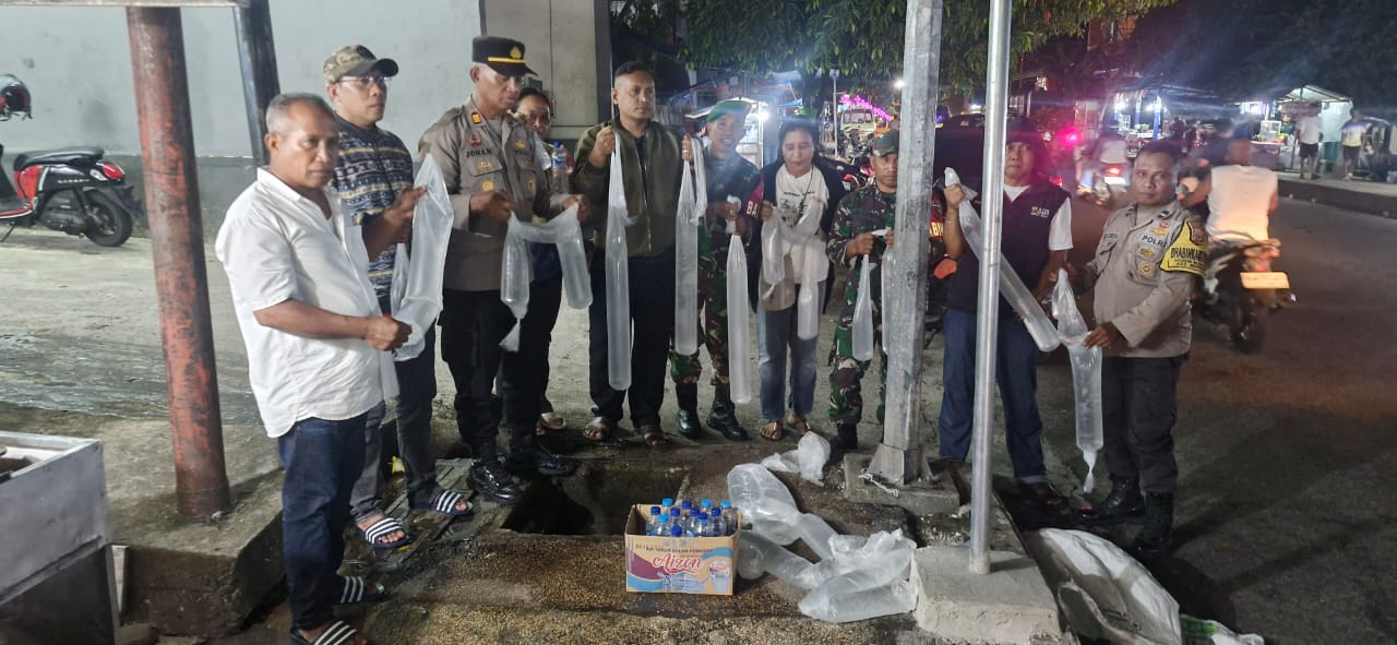 Polsek Nusaniwe Gelar Razia Miras di Kampung Timor OSM, Puluhan Liter Diamankan dan Dimusnahkan di Tempat