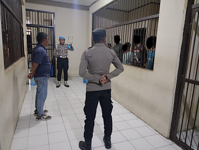 Tingkatkan pengawasan, Piket Fungsi Polres Kepulauan Tanimbar cek dan kontrol tahanan secara rutin dan berkala