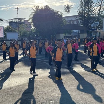 Kapolresta Ambon Pimpin Kegiatan Olahraga Bersama di Lapangan Apel