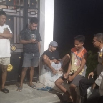 Polsek Leihitu Laksanakan Patroli Cipta Kondisi, Sasar Pemuda dan Beri Imbauan Kamtibmas