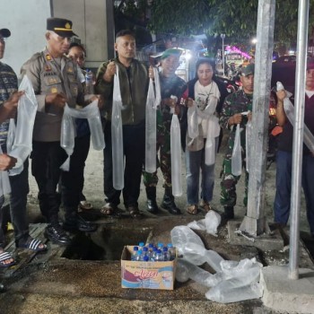 Polsek Nusaniwe Gelar Razia Miras di Kampung Timor OSM, Puluhan Liter Diamankan dan Dimusnahkan di Tempat