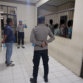 Tingkatkan pengawasan, Piket Fungsi Polres Kepulauan Tanimbar cek dan kontrol tahanan secara rutin dan berkala