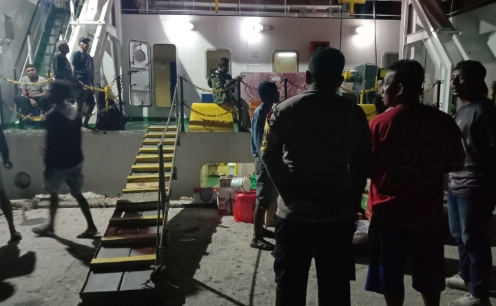 KPPP Polsek Babar Timur Optimalkan Pelayanan Aktifitas Warga di Pelabuhan Laut Masela