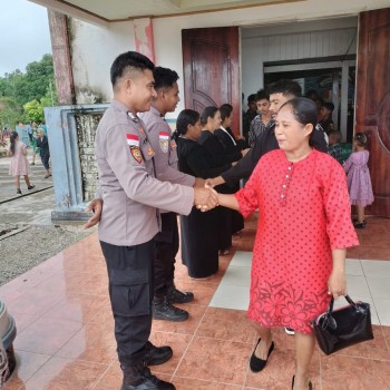 Polsek Serwaru Hadir Lakukan  Pengamanan Ibadah, Makmurkan Tempat Ibadah