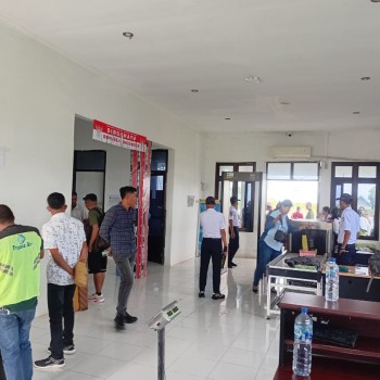 Polres MBD Intensifkan Pengamanan Operasional Penerbangan di Bandara Moa