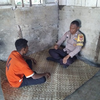 SAMBANG DDS, BHABINKAMTIBMAS DESA LEITING AJAK WARGA DUKUNG PROGRAM KETAHANAN PANGAN.