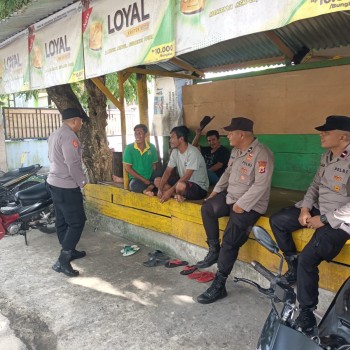 Polsek Leitimur Selatan Gelar Razia Miras, Lima Liter Sopi Dimusnahkan di Lokasi