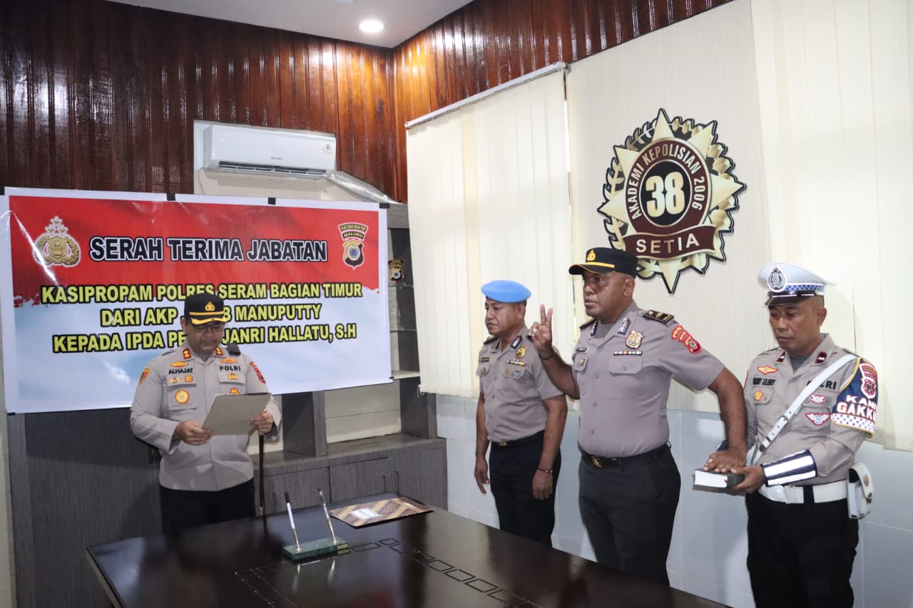 Kapolres SBT Pimpin Serah Terima Jabatan Kasipropam