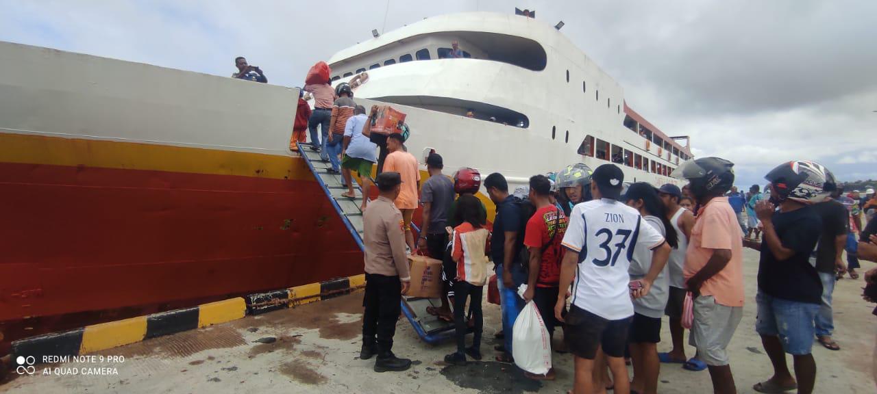 KPPP Polsek Kisar Hadir Pantau Aktifitas Warga di Pelabuhan Laut Wonreli