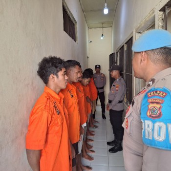 Piket Propam Polres Buru Selatan Rutin Lakukan Pengecekan Piket Jaga dan Ruang Tahanan
