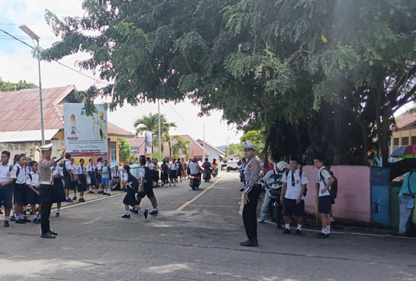 Gelar Patroli dan pengaturan, Unit Turjawali Sat Lantas Polres Kepulauan Tanimbar Ciptakan Kamseltibcarlantas