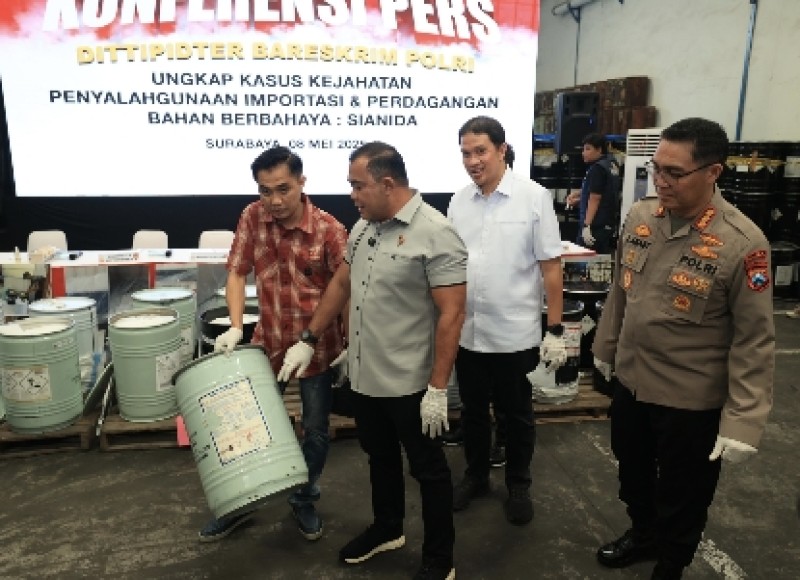 Bareskrim Polri Bongkar Perdagangan Ilegal Sianida di Surabaya dan Pasuruan, Omzet Capai Rp 59 Miliar