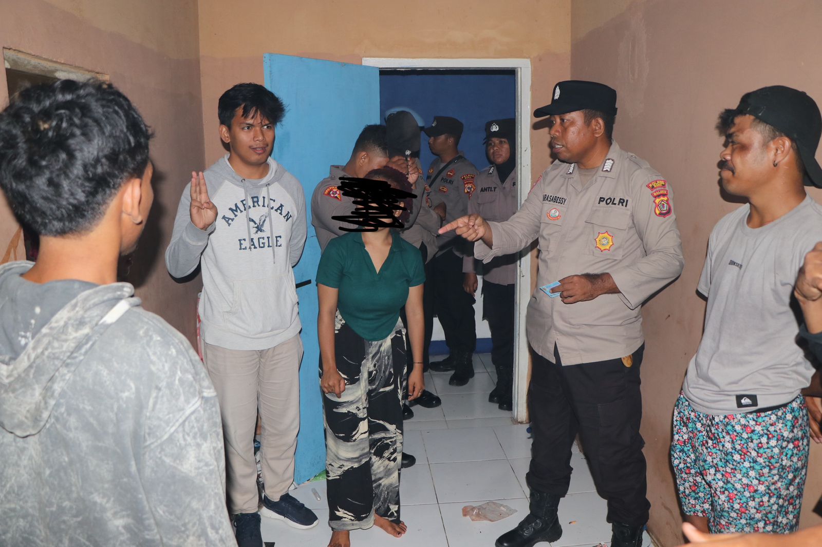 Patroli Operasi Pekat Salawaku 2025 Polres Buru Amankan Belasan Remaja Tanpa Status di Sejumlah Penginapan di Namlea