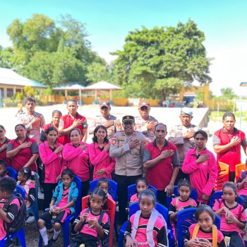 Cegah Stunting, Polsek Wetar Bersama Bhayangkari Salurkan Asupan Gizi di Sekolah