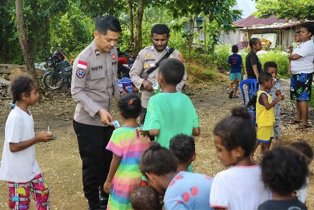 Satgas Humas Ops Damai Cartenz-2025 Gelar Kegiatan Humanis di Entrop, Jayapura