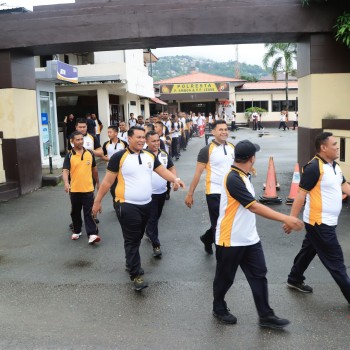 Kepolisian Resor Kota Ambon Gelar Olahraga Bersama untuk Jaga Kebugaran Fisik