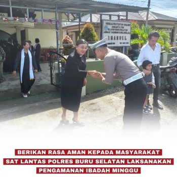 Personel Sat Lantas Polres Buru Selatan Laksanakan Pengamanan Tempat Ibadah