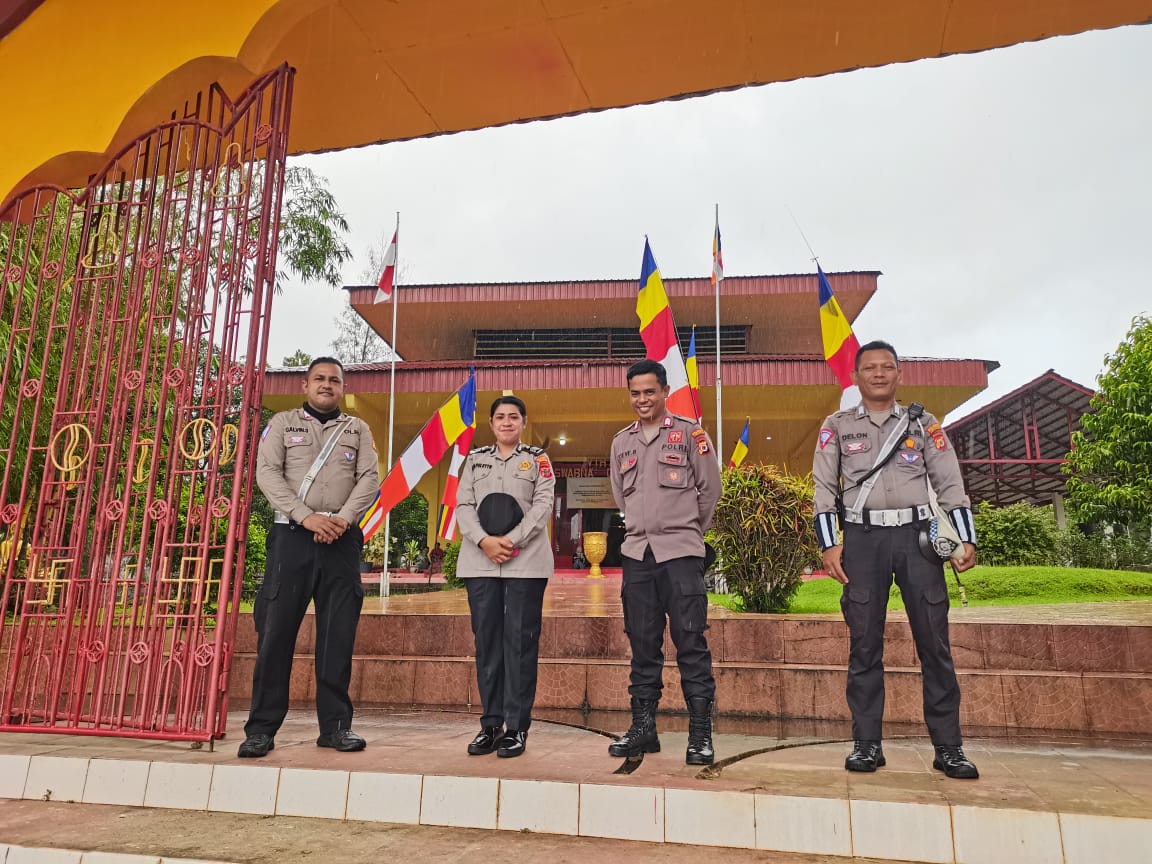 Polisi Lakukan Pengamanan Perayaan Tri Suci Waisak 2569 BE/2025 di Kota Ambon