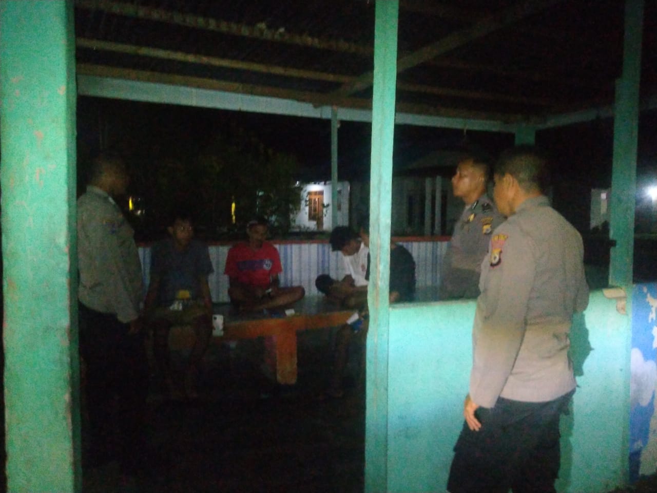 Jaga Kamtibmas, Polsek Waipia Kembali Lakukan Patroli Malam