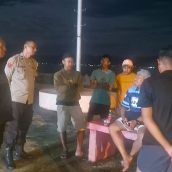 Kapolsek Nusaniwe Pimpin Patroli dan Monitoring Wilayah, Sampaikan Himbauan Kamtibmas