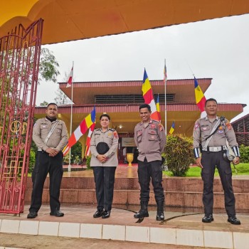 Polisi Lakukan Pengamanan Perayaan Tri Suci Waisak 2569 BE/2025 di Kota Ambon